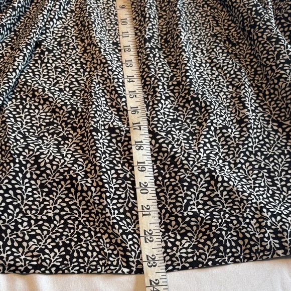 Source Unknown Black and White Patterned Blouse - Picture 7 of 9